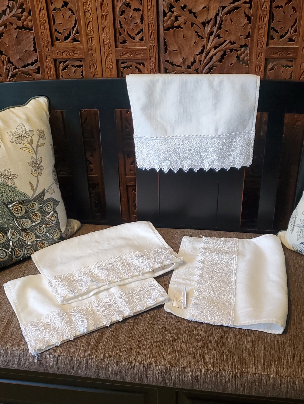 DC White Bath Towel Set with Decorative Lace Trim